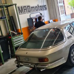 Jensen Interceptor Coupe mit Glas Heckklappe