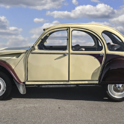 Citroen 2CV Ente mieten bei www.rentaclassic.swiss