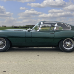 Jaguar E-Type mieten bei www.rentaclassic.swiss